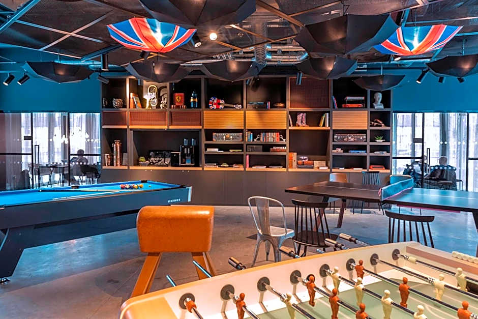 Moxy by Marriott London Heathrow Airport