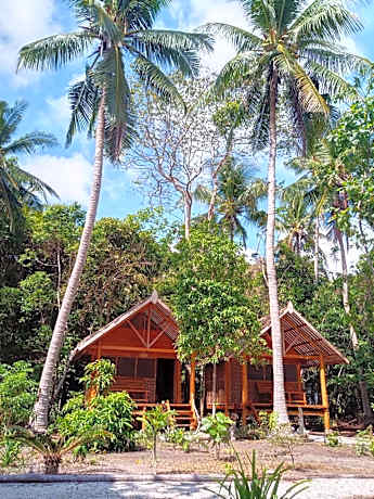 SELAYAR TURTLE BAY