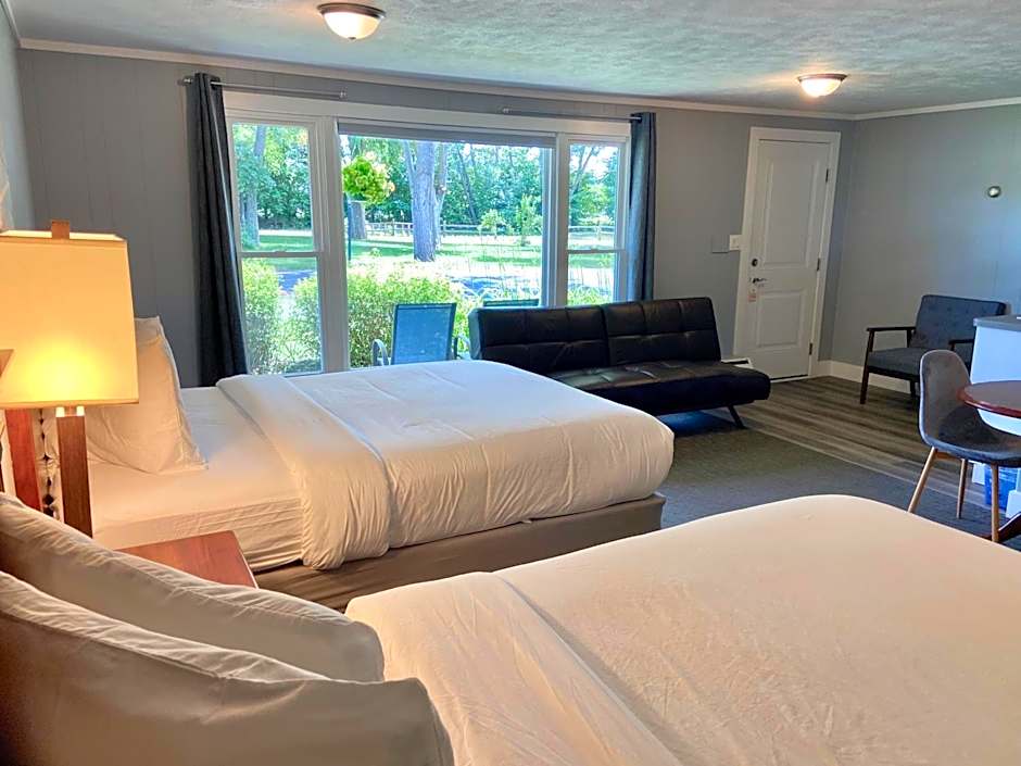 Elk Rapids Lakeshore Inn