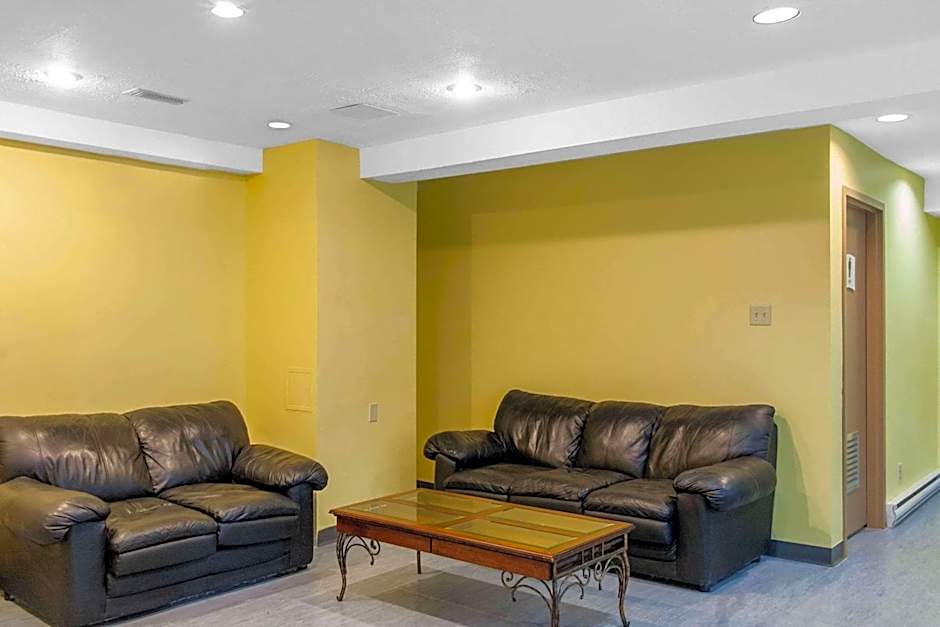 Quality Hotel & Suites Gander