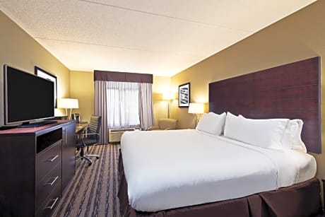 Standard King Room with Roll-In Shower - Communications Access