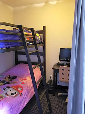 Family Suite - Non-Smoking