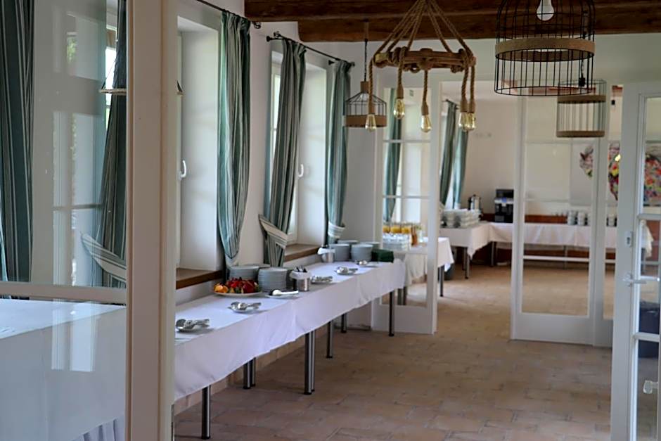 Hotel U Pekaře - Jítravský Dvorec