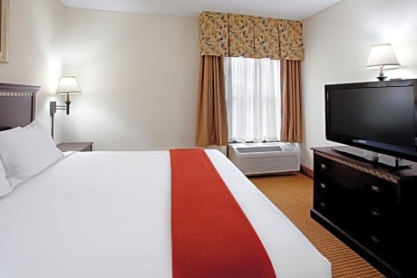 Queen Room with Roll-In Shower - Disability Access/Non Smoking/Interior Hall