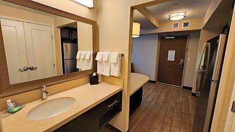 One-Bedroom King Suite