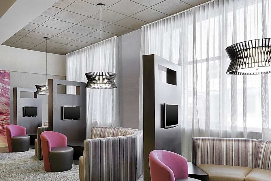 Courtyard by Marriott Milwaukee Downtown