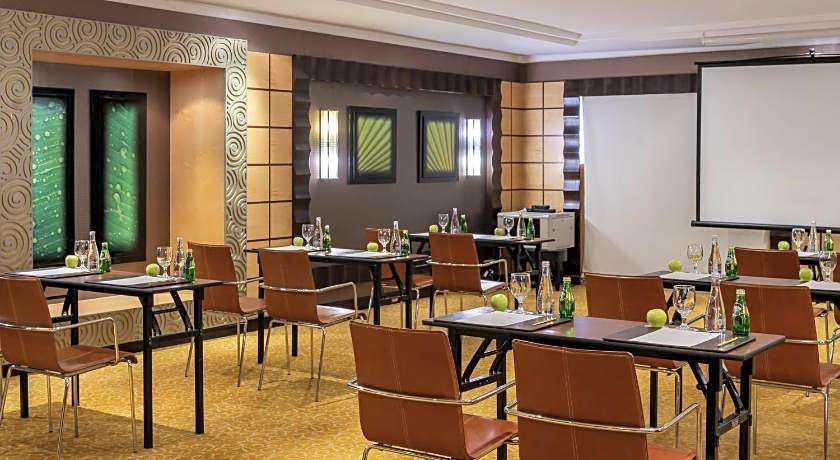 Anwar Al Madinah Movenpick Hotel