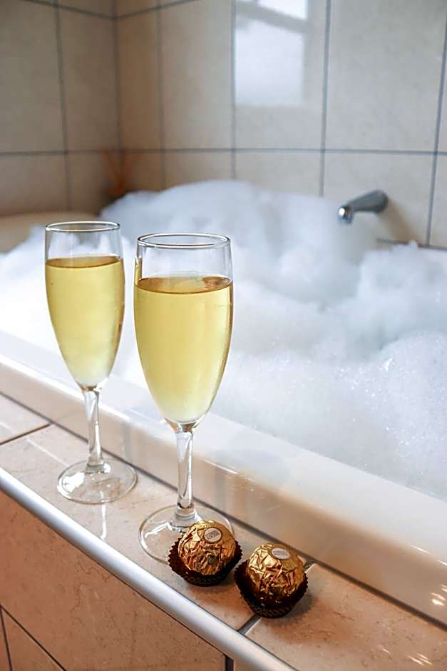 Coleraine Suites & Apartments