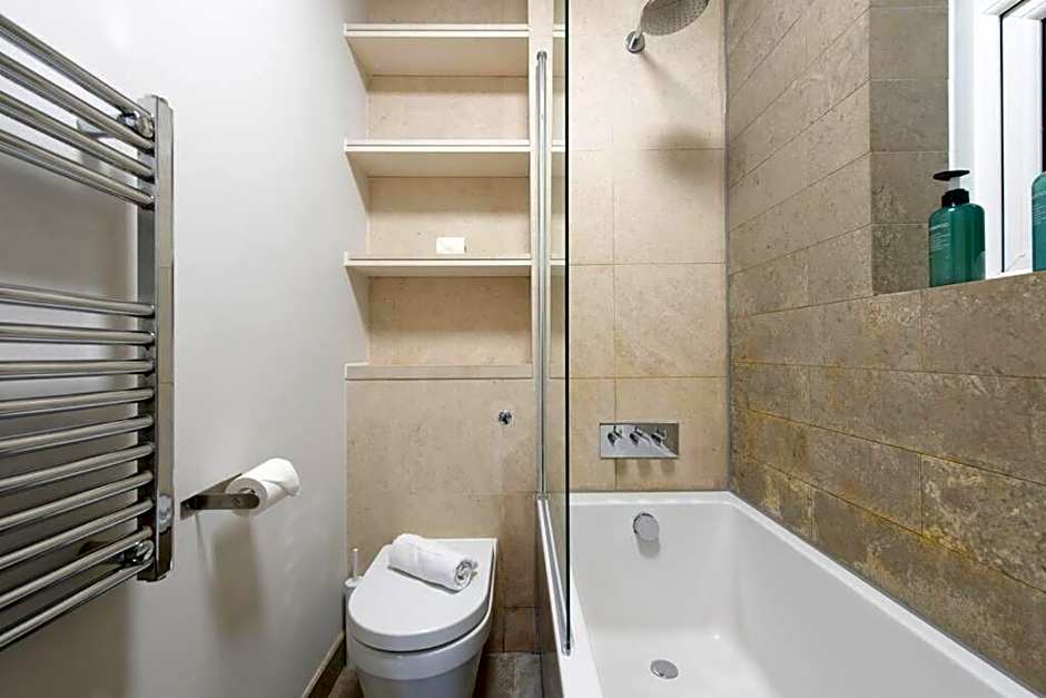 2 BR, Modern Urban Sanctuary 1CC - Cherrydeal