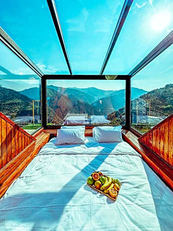 Nika Hotel and Club