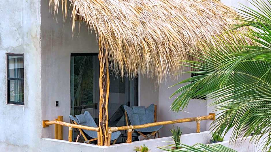 Casa Leah - Full Ocean View Apartment- Zicatela - AC in Bedroom - Steps To Beach - Steps to la Punta