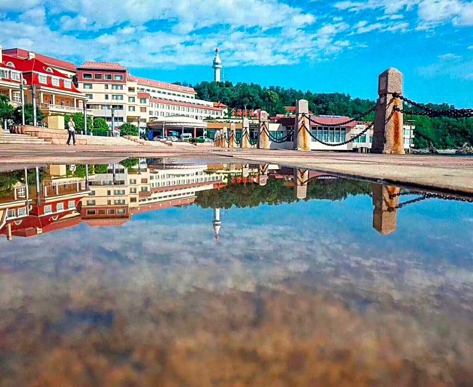 Yantai Golden Gulf Hotel