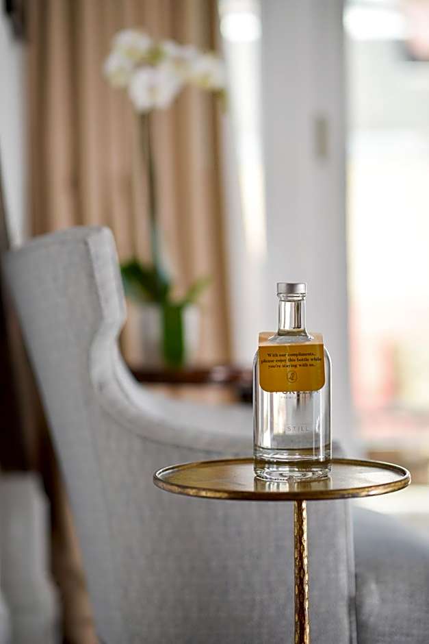 voco St. James Hotel By IHG