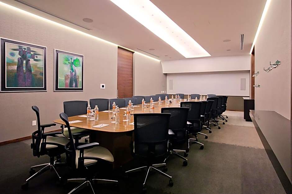 HS HOTSSON Hotel Leon