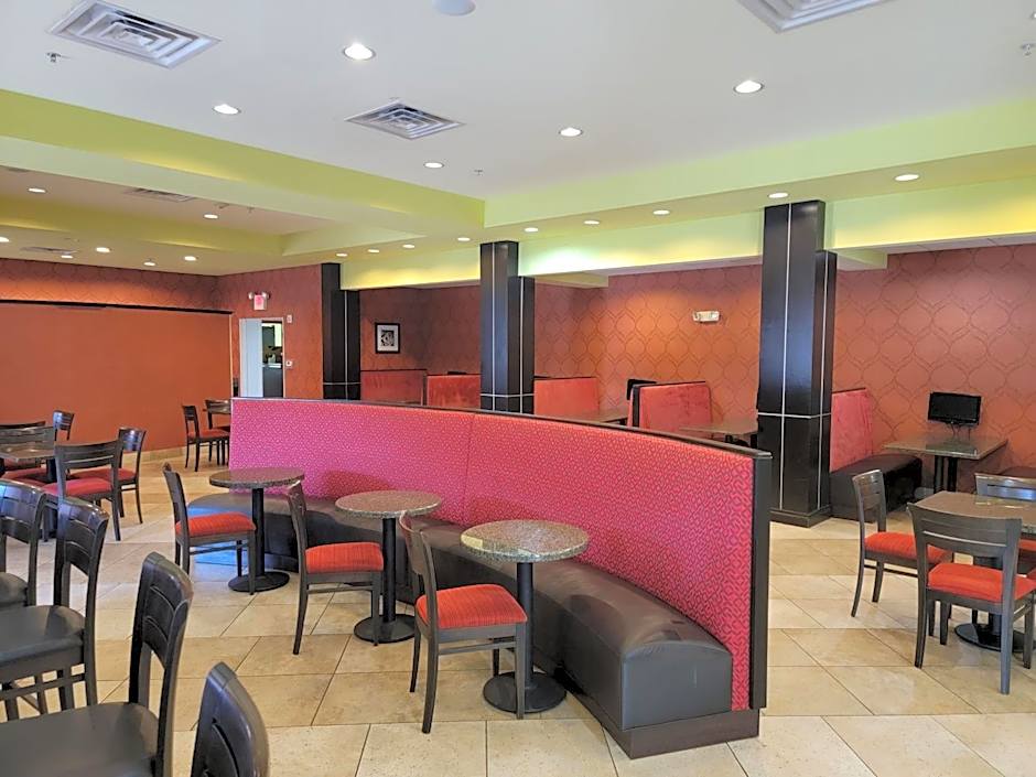 Holiday Inn Garland By IHG