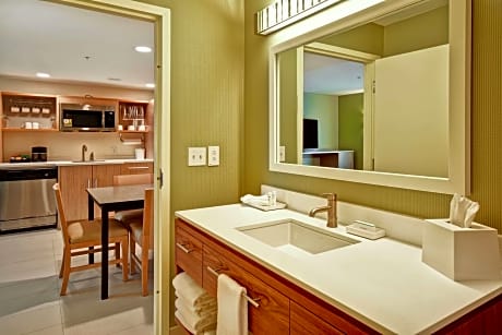 1 King Bed Studio Suite Nonsmoking