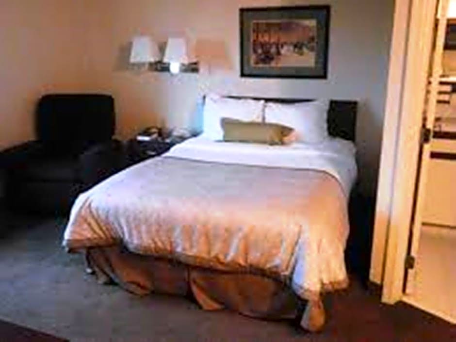 Candlewood Suites Logan Hotel