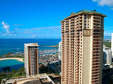 Grand Waikikian by Hilton Grand Vacations