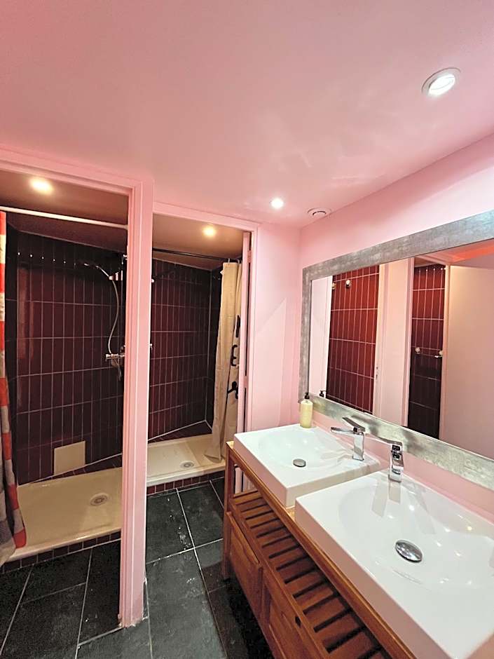 Cassis Hostel