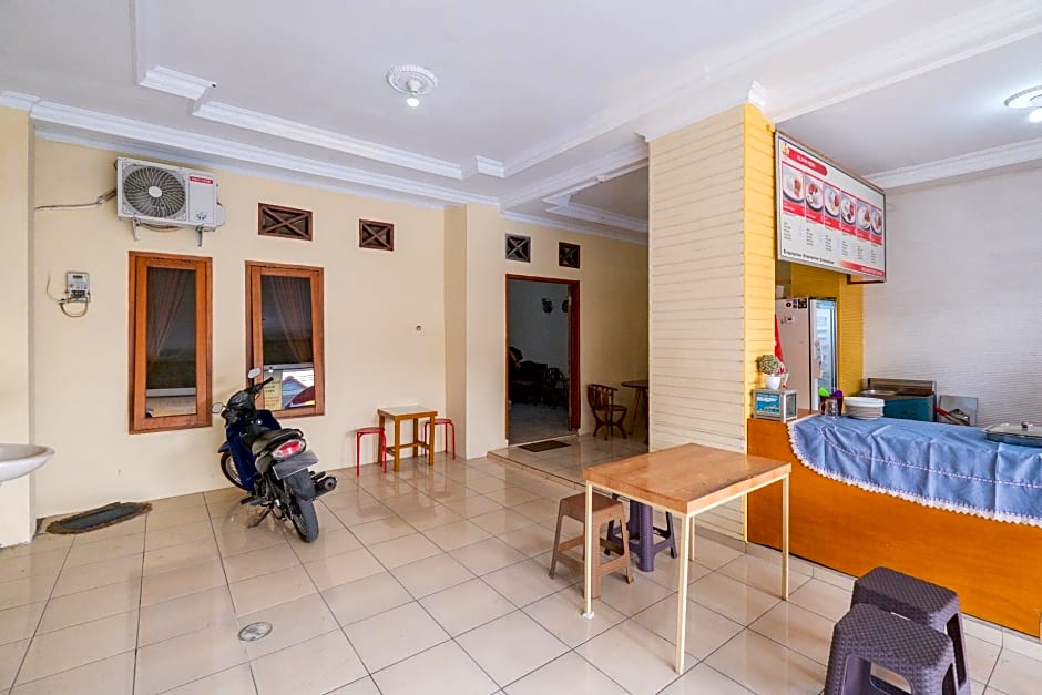 RedDoorz Syariah @ Danau Maninjau Sawojajar