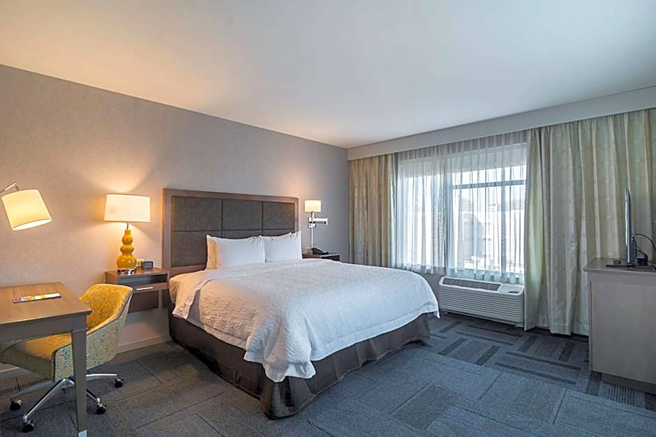 Hampton Inn By Hilton Chicago North-Loyola Station, Il