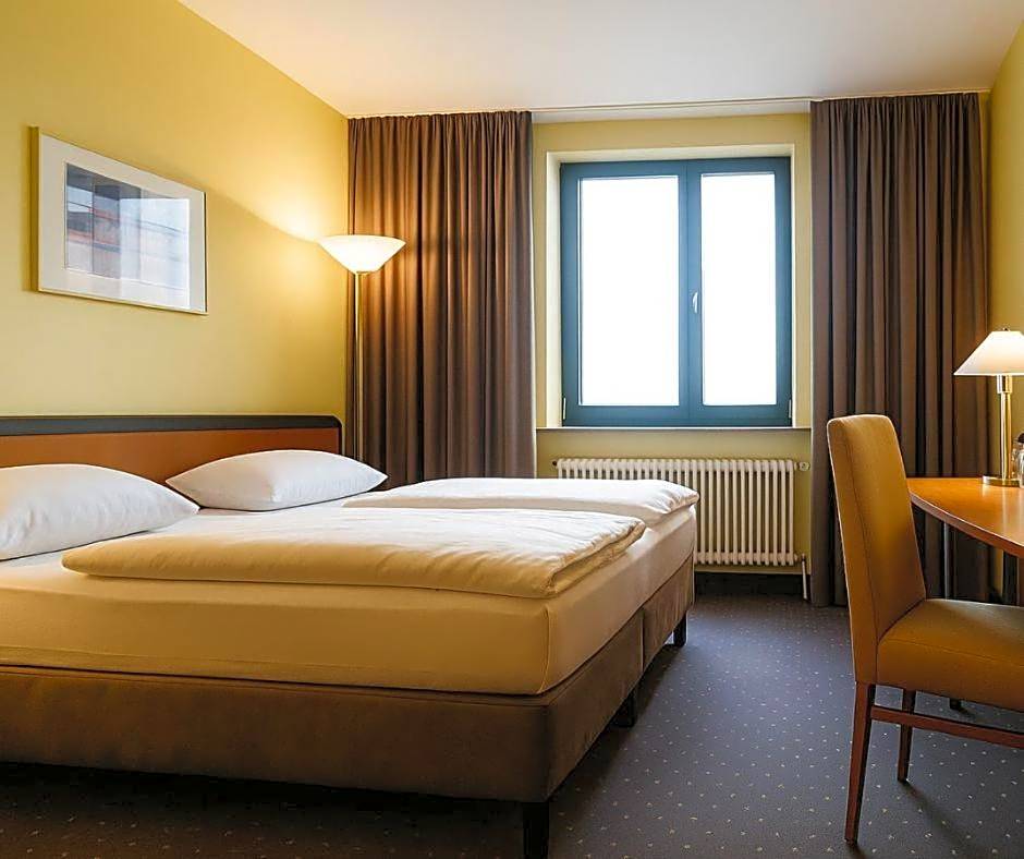 Plaza Hotel & Living Frankfurt