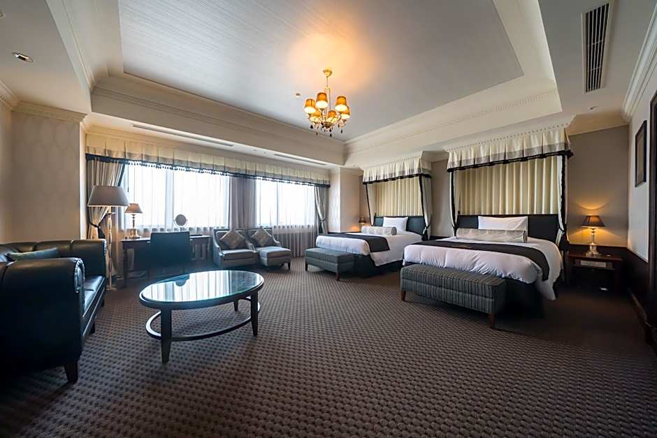 Photo 1 of 9 of Junior Suite