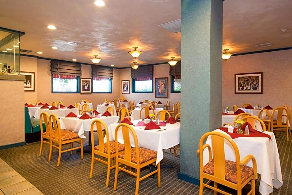 Oakland Airport Executive Hotel