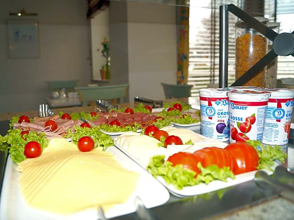 Entree Hotel Gross Borstel Garni