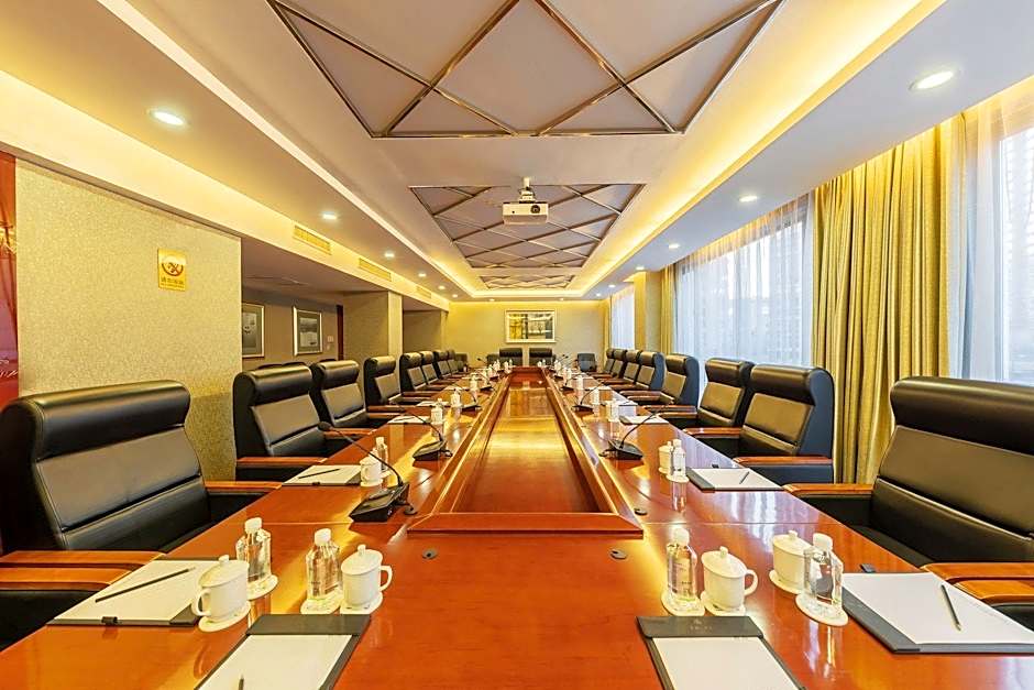 Yichang Guobin Bandao Hotel