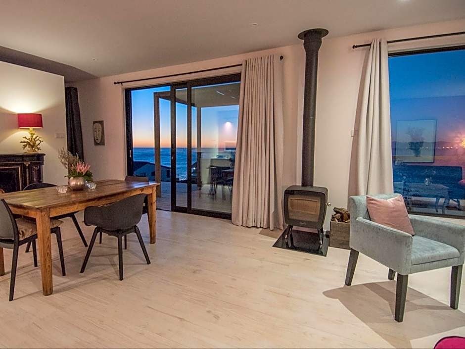 Whale and Gin Spotter