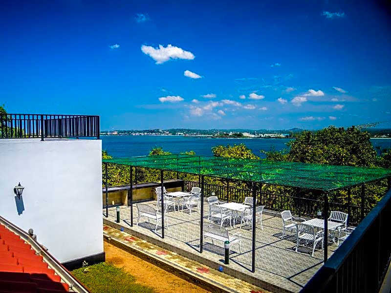 Villa Baywatch Rumassala