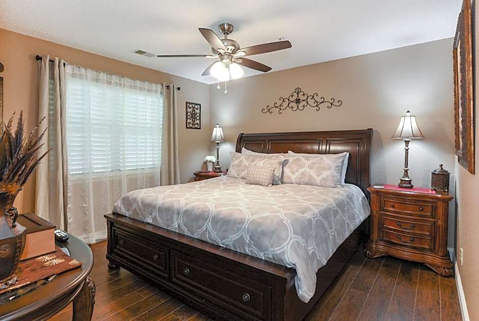 Luxury Condos at Thousand Hills - Heart of Branson - Beautifully remodeled - Spacious and Affordable