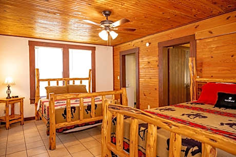 Deluxe Queen Studio