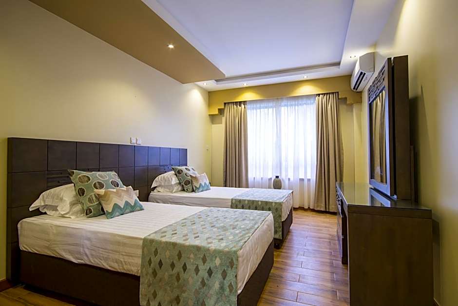 Bidwood Suite Hotel, Opposite Sarit Centre