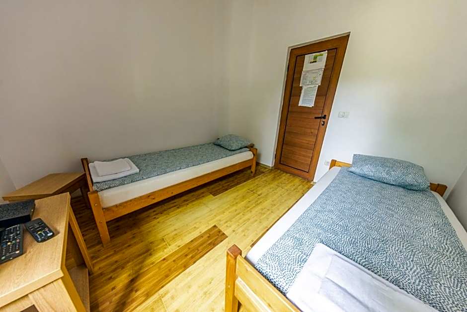 Route 68 Hostel Gurasada Park