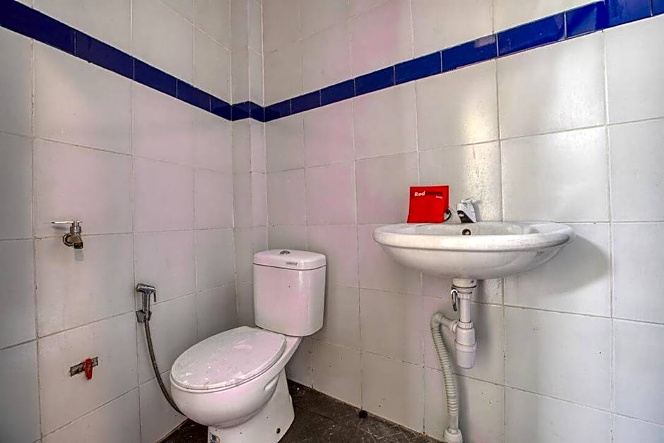 RedDoorz near Exit Toll Nusa Dua
