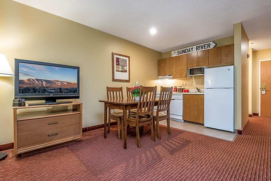 Grand Summit Hotel