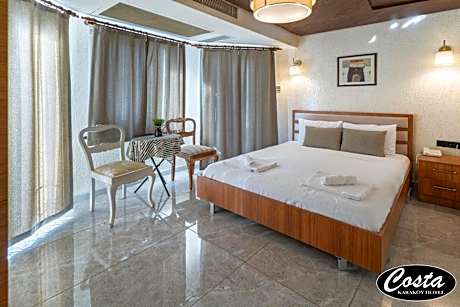 Triple Room with Balcony