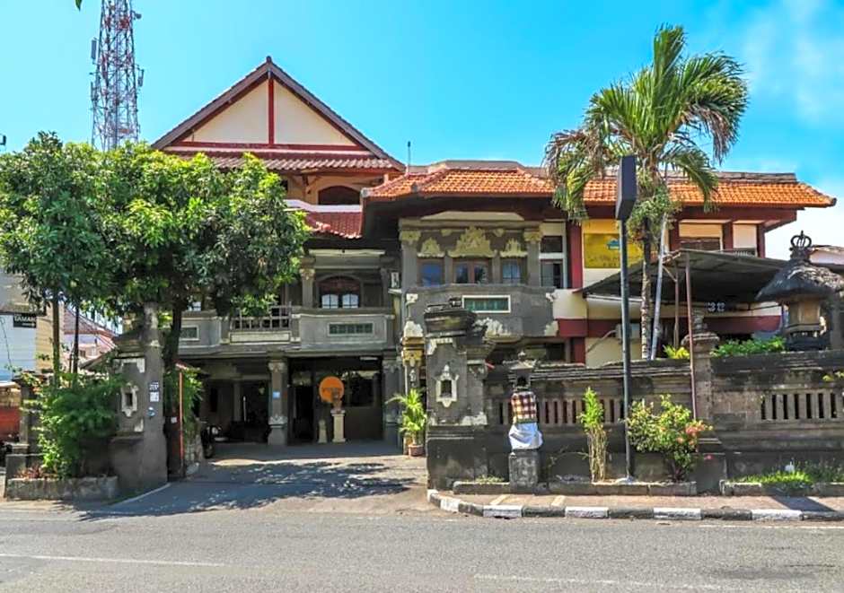 Hotel Candra Adigraha