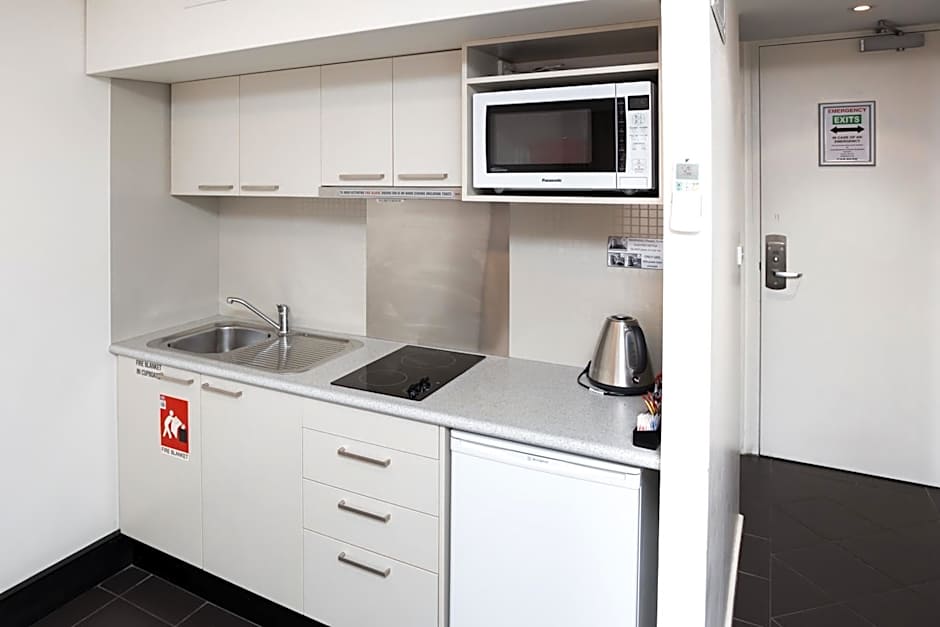 St Ives Motel Apartments