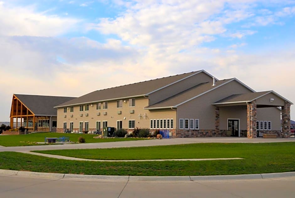 Cobblestone Inn & Suites - Lake View