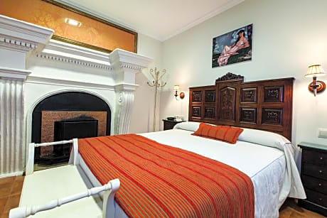 Deluxe Double Room with Spa Bath 