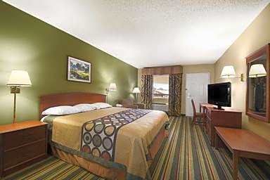 Super 8 by Wyndham Meridian