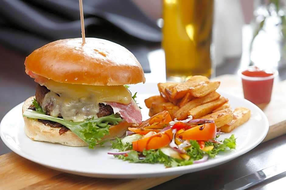 Broadfield Park Hotel