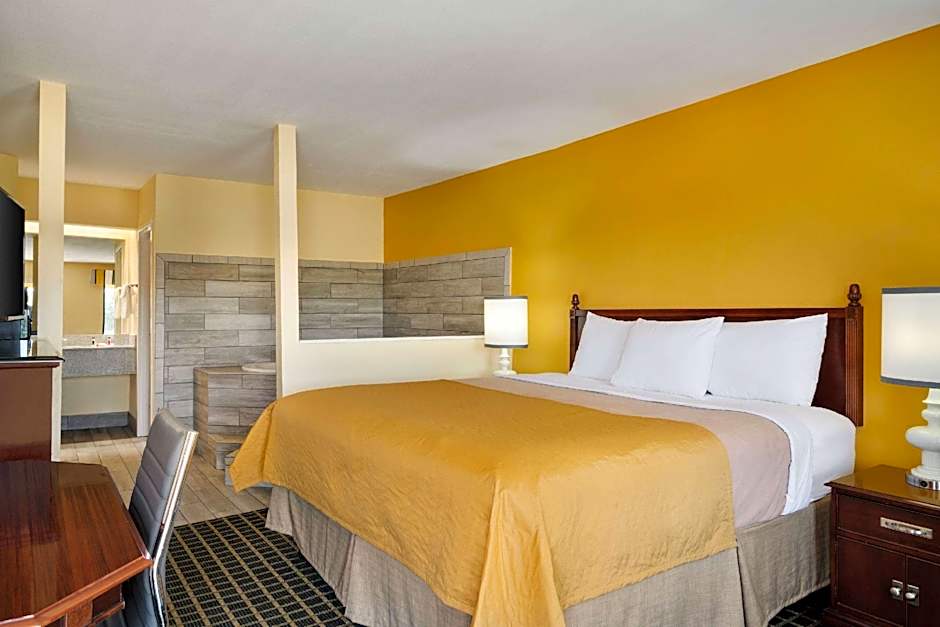 Travelodge by Wyndham Unadilla/Perry Near I-75