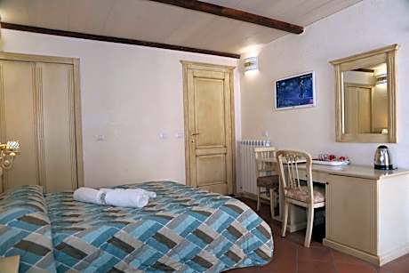 Deluxe Double or Twin Room with Balcony