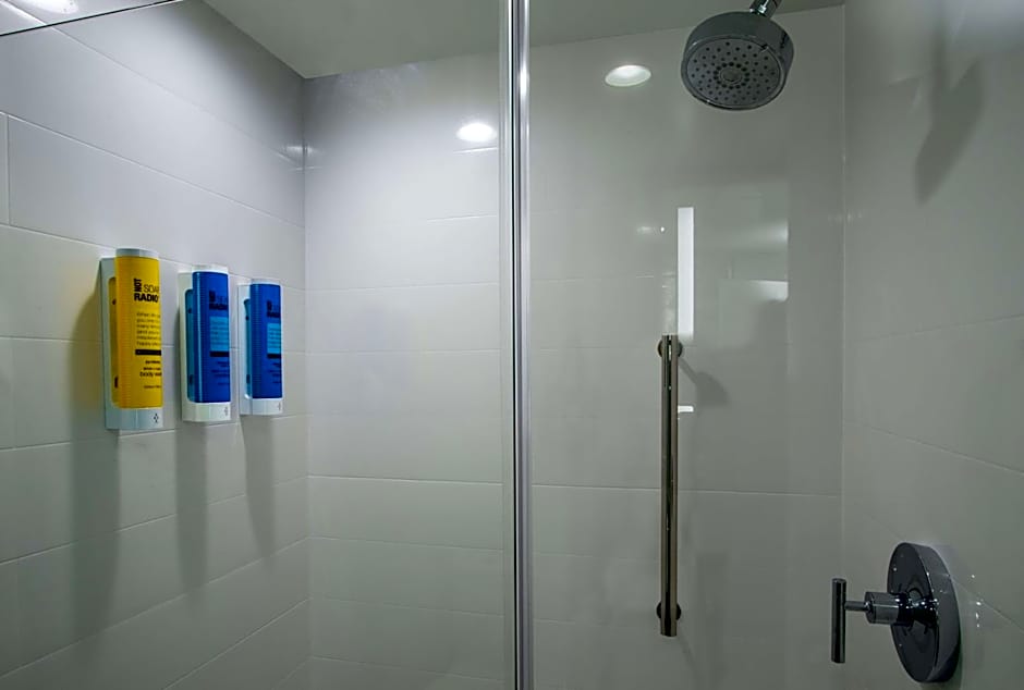 Tru by Hilton Grove City Columbus, OH