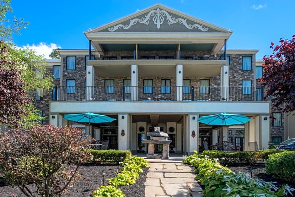 Niagara Crossing Hotel and Spa