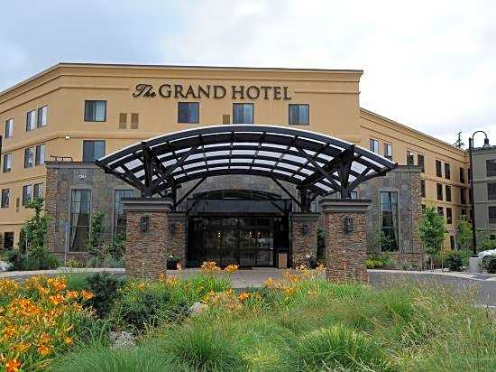Grand Hotel at Bridgeport